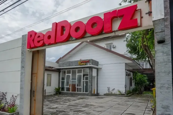 Сукохарджо: RedDoorz @ Solo Baru
