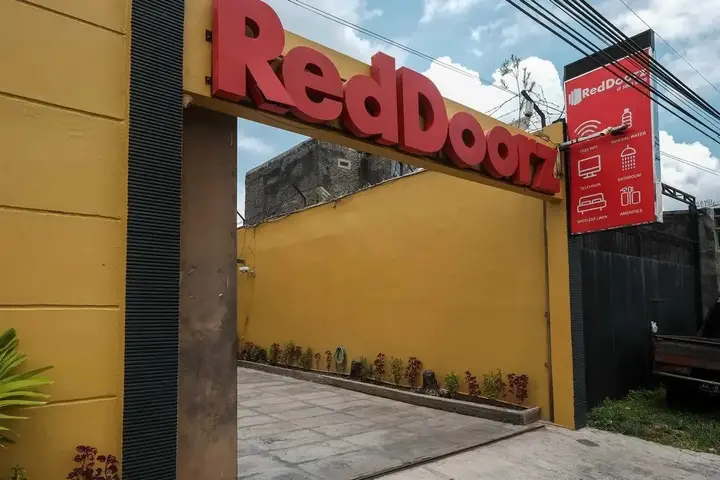 Сукохарджо: RedDoorz @ Solo Baru