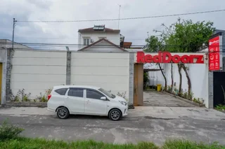 Сукохарджо: RedDoorz @ Solo Baru