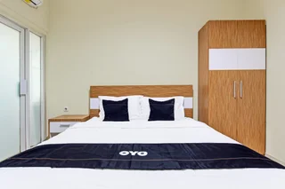 Депок: OYO 90253 DHelomi