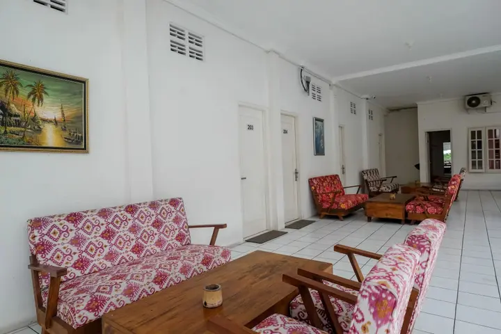 Сукохарджо: RedDoorz Plus near UMS Solo