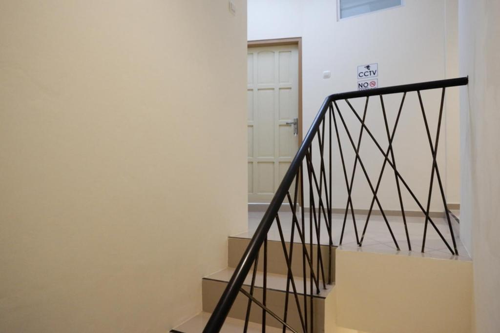 Депок: RedDoorz near Ambarrukmo Plaza Mall