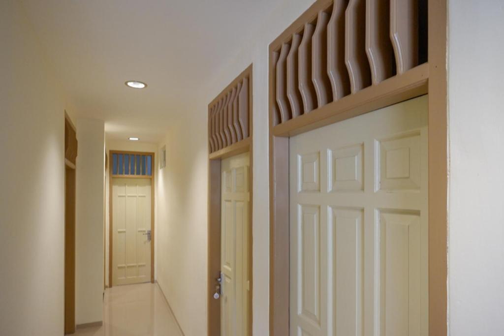 Депок: RedDoorz near Ambarrukmo Plaza Mall