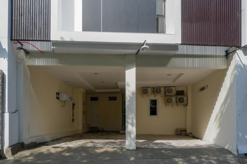 RedDoorz near Ambarrukmo Plaza Mall — фото 1