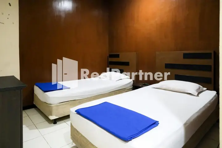 Сурабая: Sparkling Hotel RedPartner