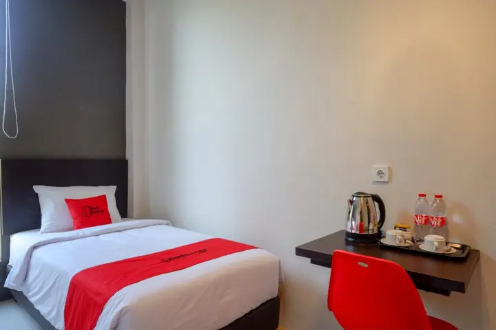 Сукохарджо: RedDoorz Plus near Solo Baru