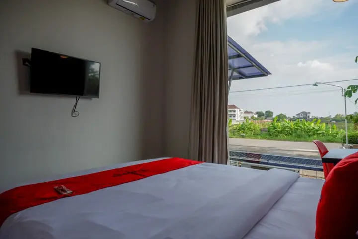 Сукохарджо: RedDoorz Plus near Solo Baru