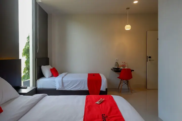 Сукохарджо: RedDoorz Plus near Solo Baru