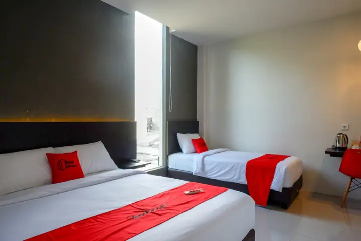 Сукохарджо: RedDoorz Plus near Solo Baru