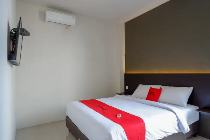 Сукохарджо: RedDoorz Plus near Solo Baru