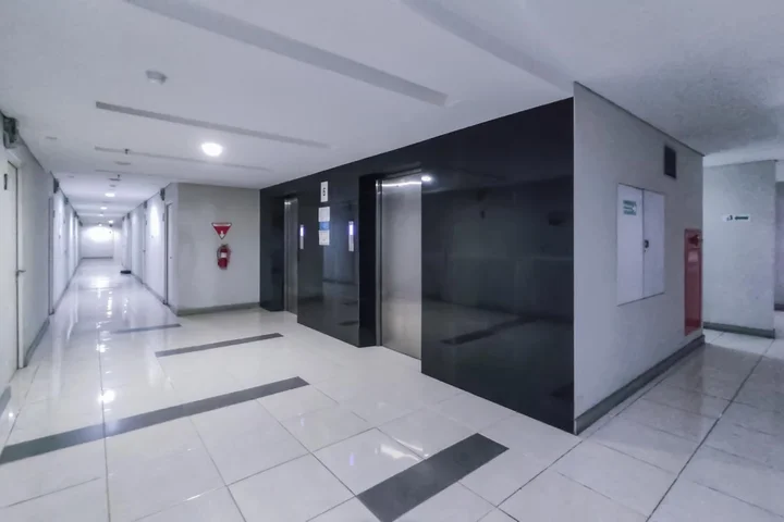 Тангеранг: RedDoorz Apartment @ Skylounge Tamansari