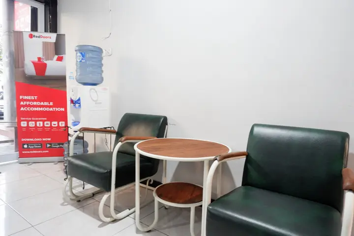 Суракарта: RedDoorz near Jalan Adi Sucipto Solo