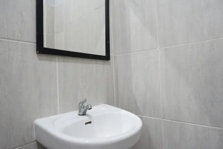 Суракарта: RedDoorz near Jalan Adi Sucipto Solo