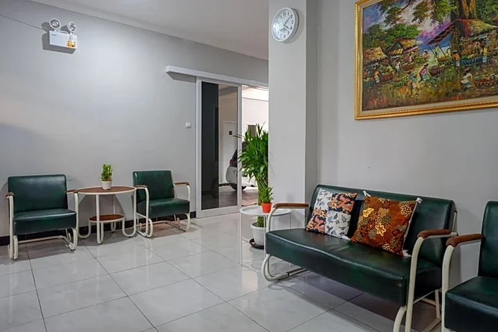 Суракарта: RedDoorz near Jalan Adi Sucipto Solo