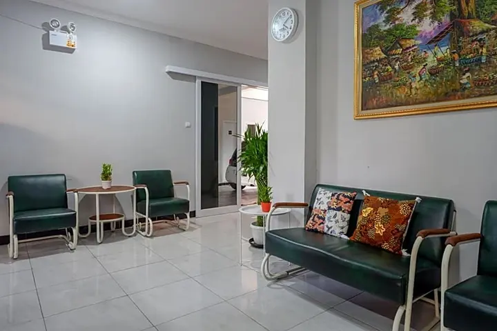 Суракарта: RedDoorz near Jalan Adi Sucipto Solo
