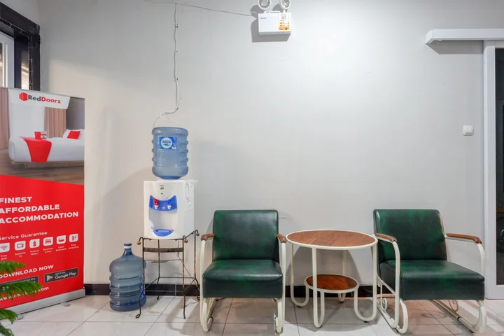 Суракарта: RedDoorz near Jalan Adi Sucipto Solo