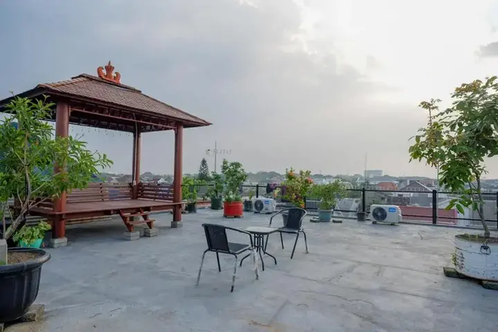 Суракарта: RedDoorz near Jalan Adi Sucipto Solo