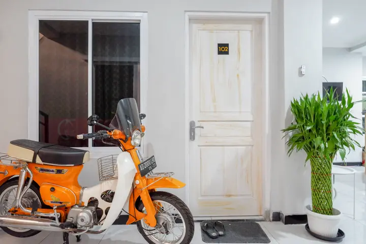 Суракарта: RedDoorz near Jalan Adi Sucipto Solo