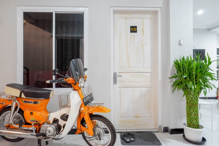 Суракарта: RedDoorz near Jalan Adi Sucipto Solo