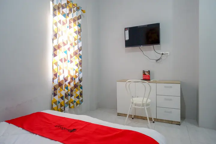 Суракарта: RedDoorz near Jalan Adi Sucipto Solo