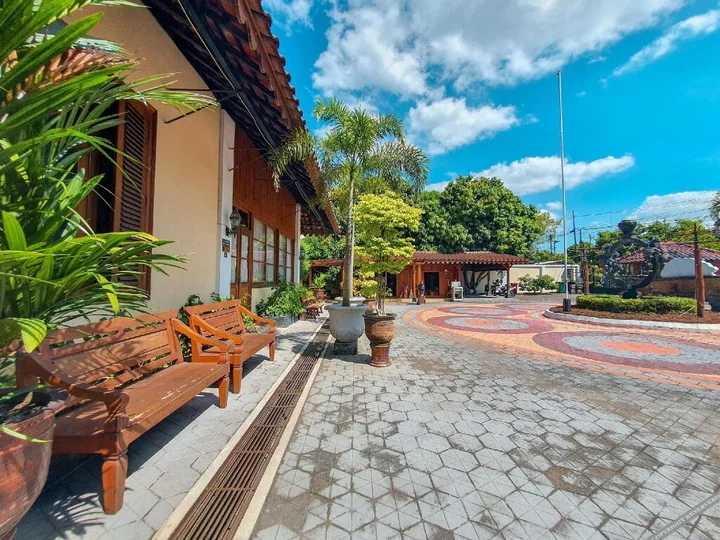 Батуретно: Dem Ayem Heritage Guest House