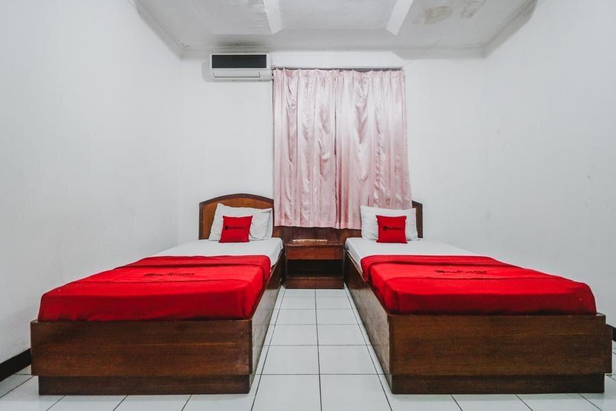Читарингул: RedDoorz Plus @ Megamendung Puncak Bogor