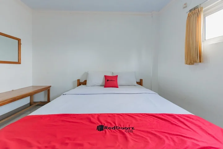 Пелабухан-рату: RedDoorz Syariah @ Pantai Pelabuhan Ratu