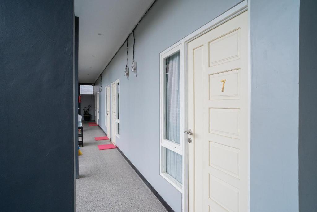 Банджармасин: RedDoorz Syariah near Jalan Ahmad Yani Banjarmasin 3