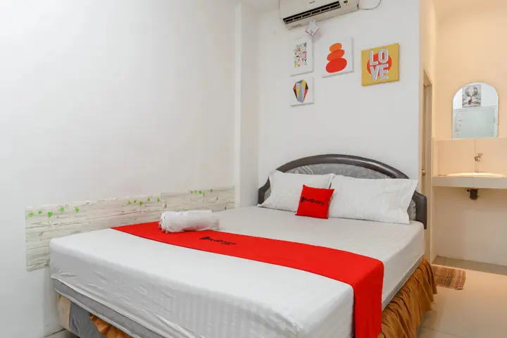 RedDoorz near RS Mitra Keluarga Depok — фото 6