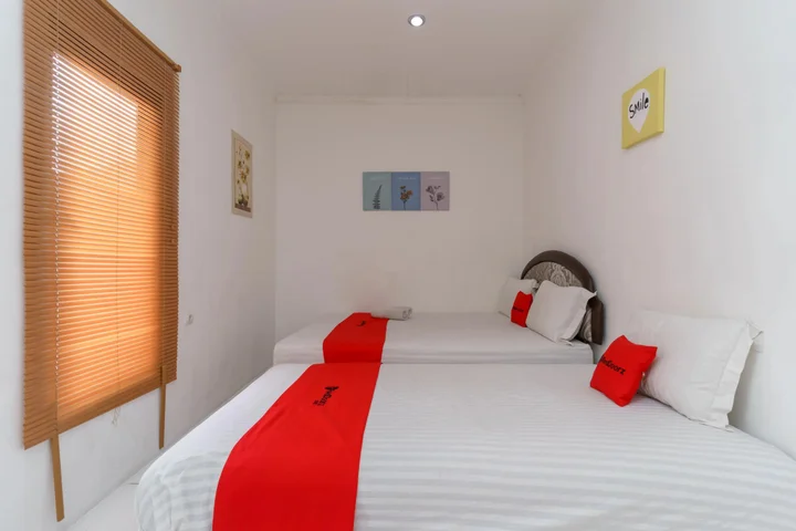 Депок: RedDoorz near RS Mitra Keluarga Depok