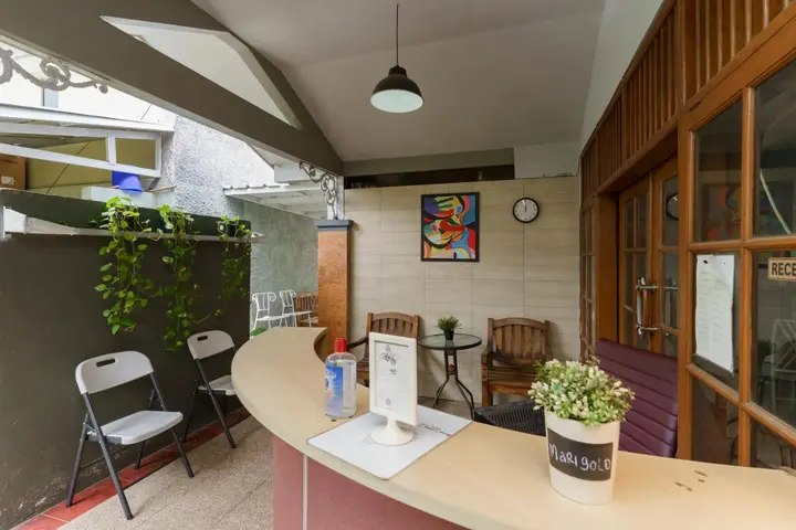 Депок: RedDoorz near RS Mitra Keluarga Depok