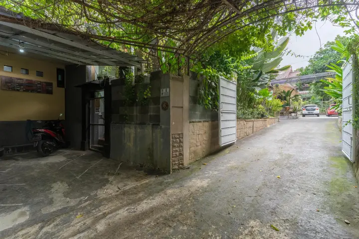 Депок: RedDoorz near RS Mitra Keluarga Depok