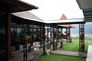 Батурити: hotel de danau lake view