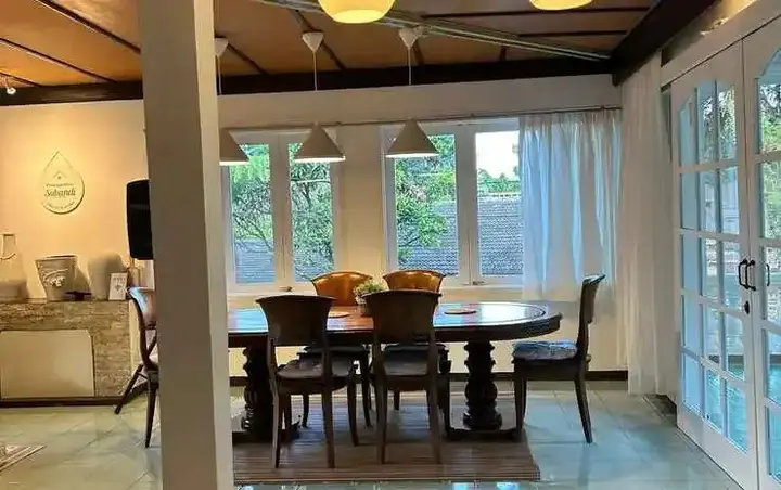 Сизаруа: Villa Pesanggrahan Subandi