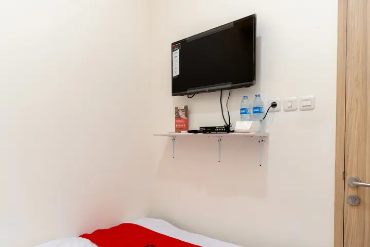 Джакарта: RedDoorz Plus @ Grogol Jakarta