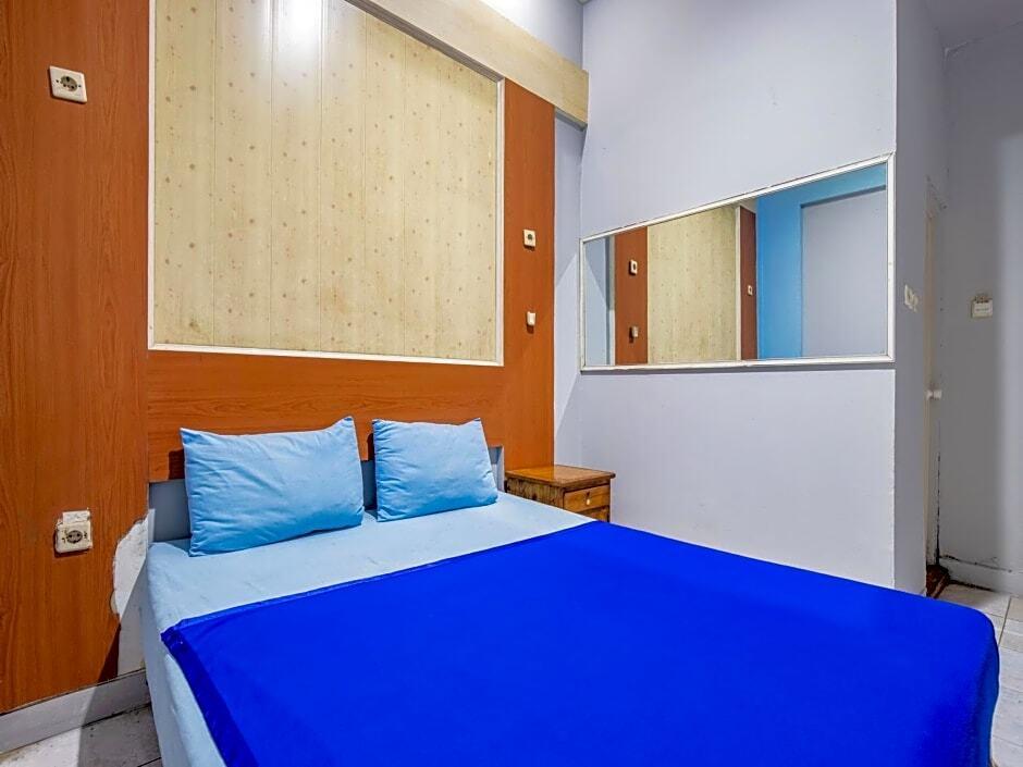Тангеранг: Hotel Sahabat