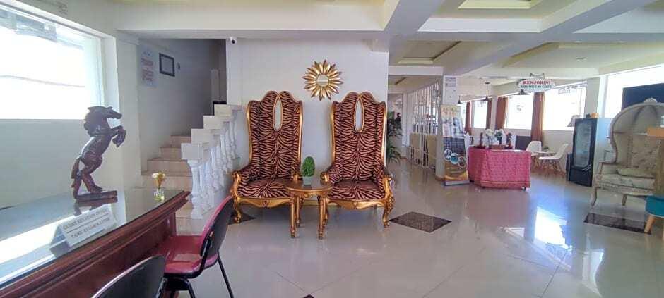Кедири: Votel Hotel DePratnya Kediri