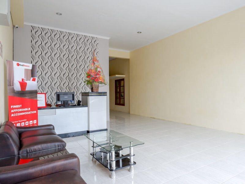Суракарта: Reddoorz Syariah near Solo Square Mall