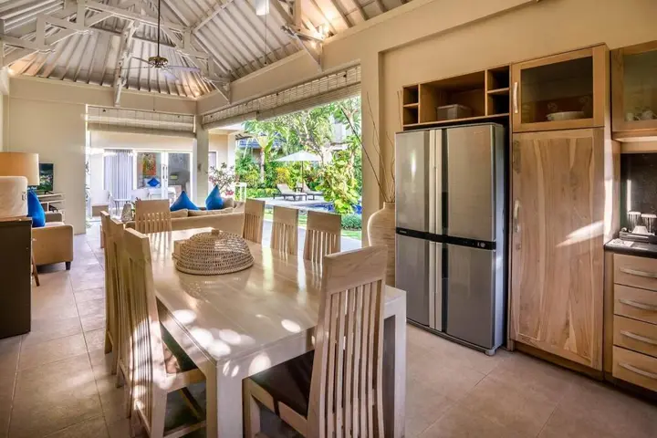 Каликбукбук: Lovina Beachhouse Villas