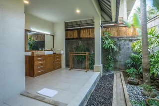 Каликбукбук: Lovina Beachhouse Villas