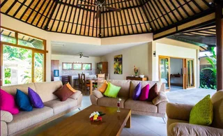 Каликбукбук: Lovina Beachhouse Villas