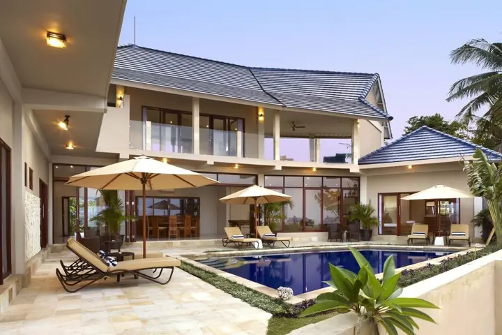 Каликбукбук: Lovina Beachhouse Villas