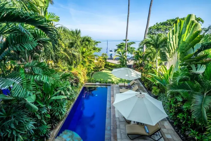 Каликбукбук: Lovina Beachhouse Villas