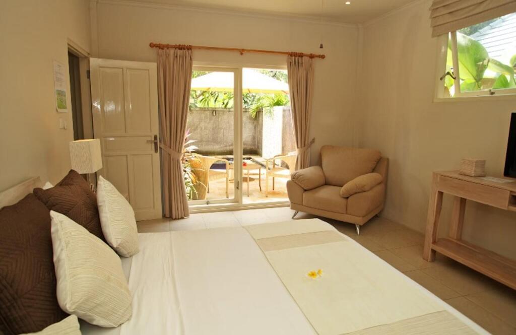 Каликбукбук: Lovina Beachhouse Villas