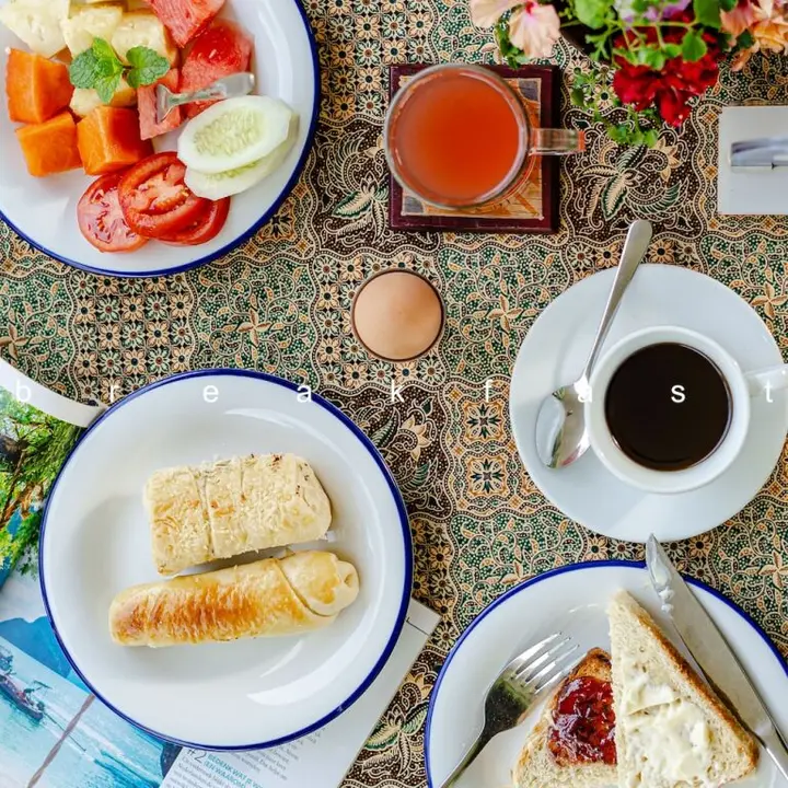 Петумбак: Deli River And Restaurant Omlandia