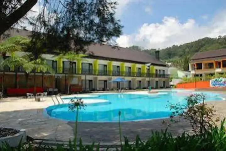 Берастаги: Mikie Holiday Resort