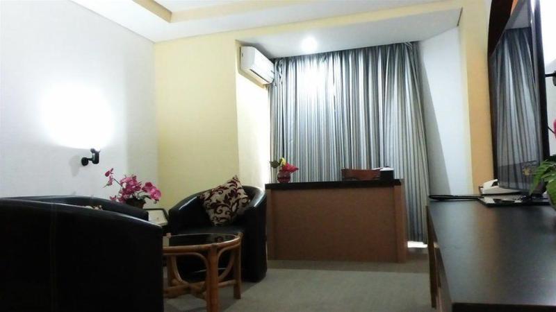 Баликпапан: Capital O 1963 Hotel The New Benakutai