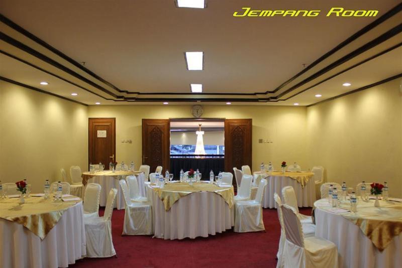 Баликпапан: Capital O 1963 Hotel The New Benakutai