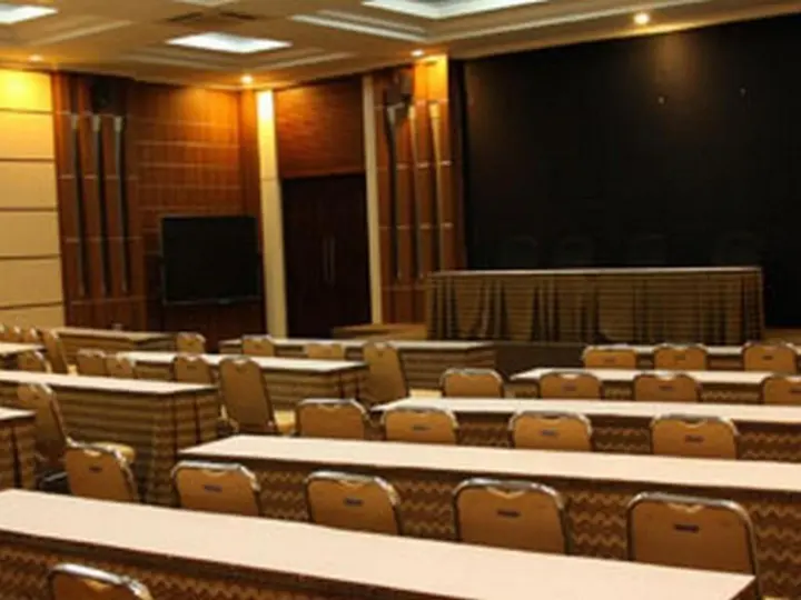Суракарта: Riyadi Palace Hotel