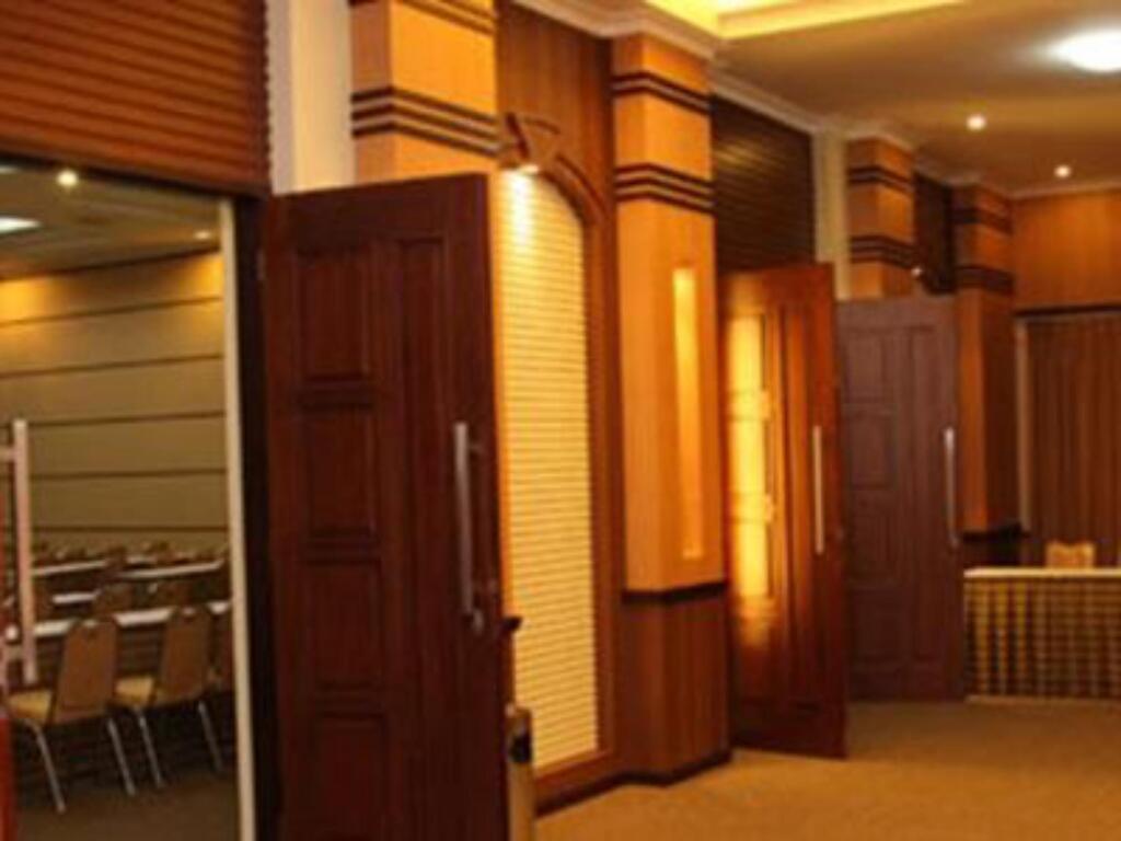 Суракарта: Riyadi Palace Hotel